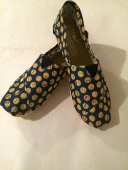 Emoji shoes