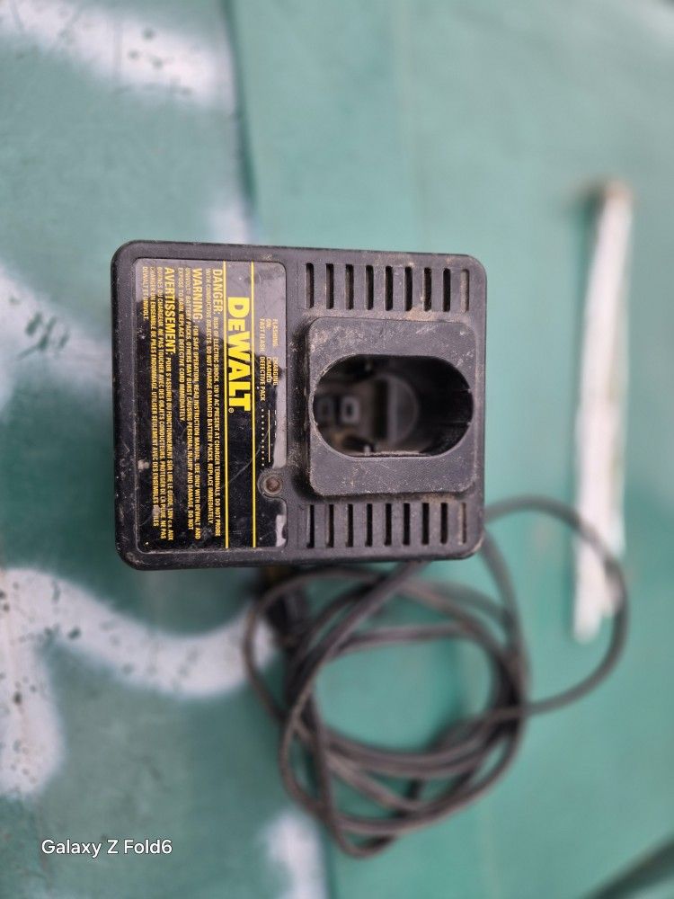 Dewalt Charger Type 2