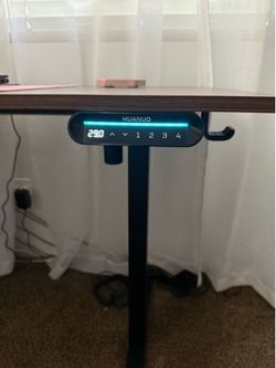 Standing  dest perfect condition