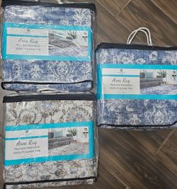 $20 each area rug 5ft x 7ft