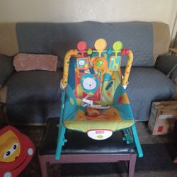 Silla Mesedora De Ninos  En Buen Estado 