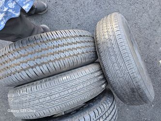 4 Used Mixed Brand Trailer Tires ST225 75r15 Diferent brands but all very good $150.00FIRM PRICE, FIRM PRICE 
PLEASE DON'T ASK FOR DICOUNT
POR FAVOR N