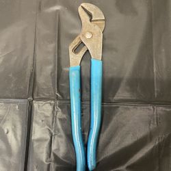 Channellock 9.5” Pliers