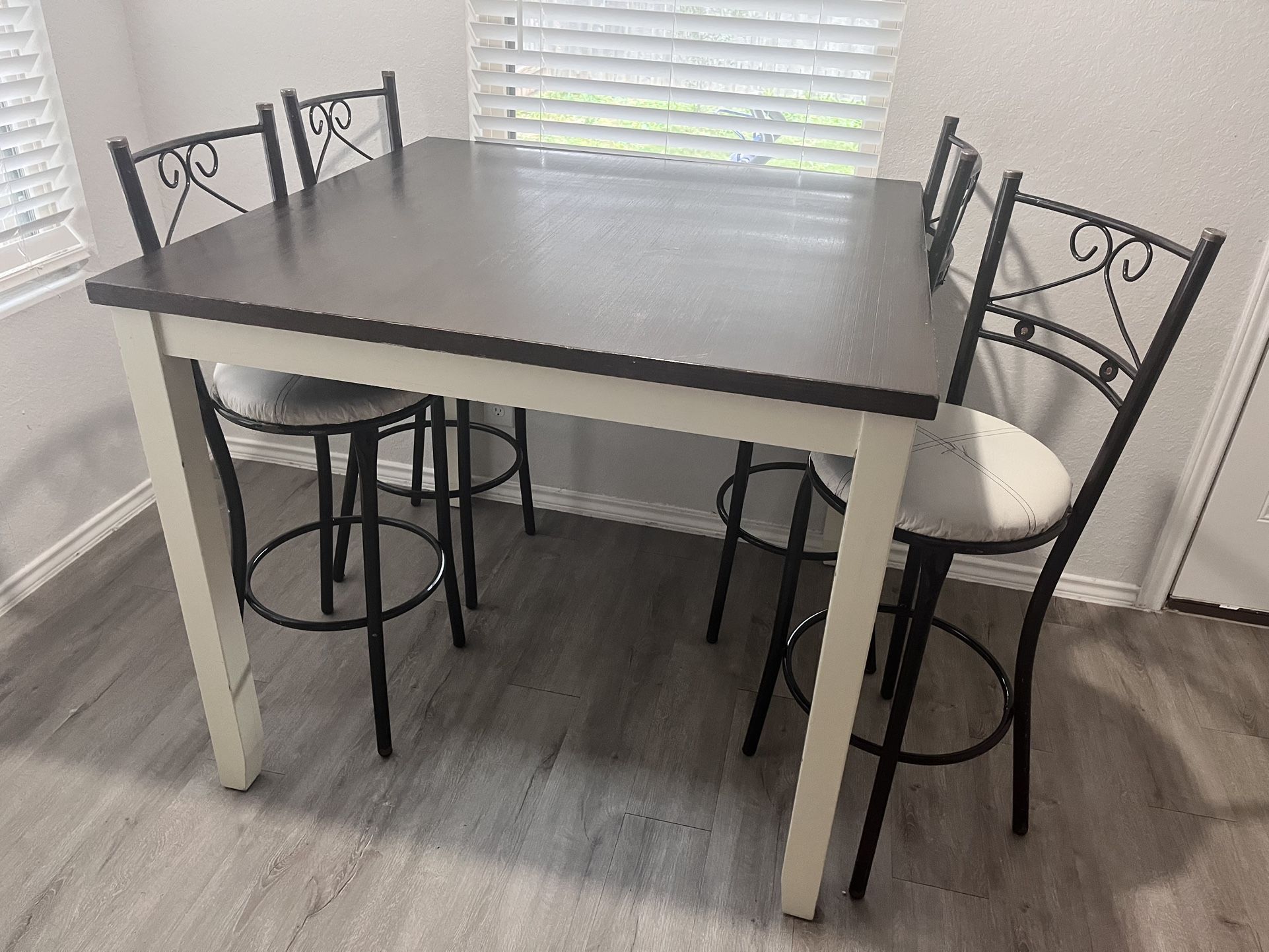 Dining Table With 4 Chairs