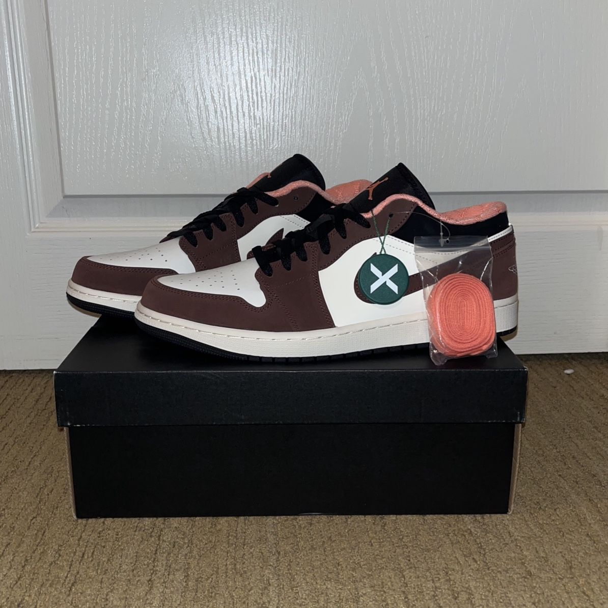 Jordan 1 Low Mocha
