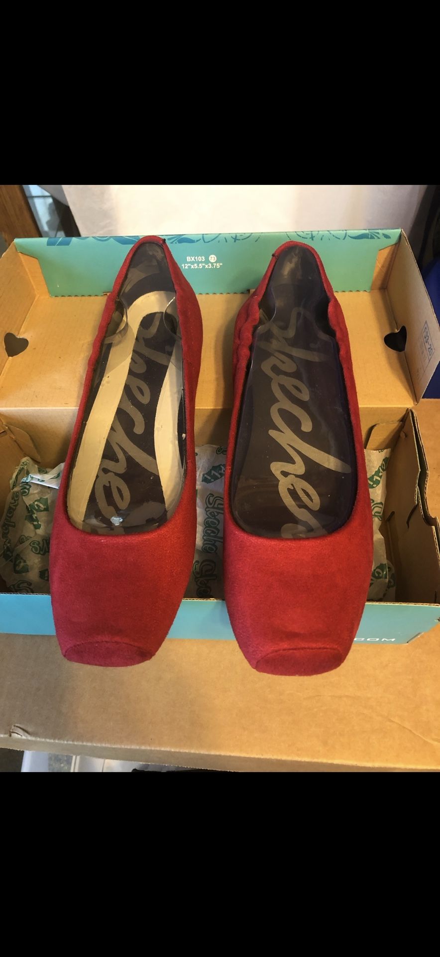 New Skechers Suede Shoes Size 10