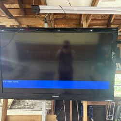 65" Toshiba Tv