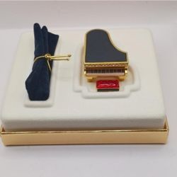 Beautiful Estee Lauder, Baby Grand Compact for Solid Perfume