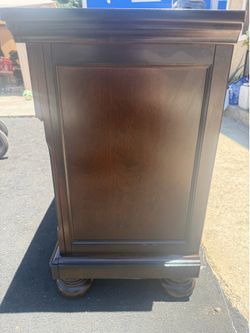 Brown Wooden night stand 3 Drawer