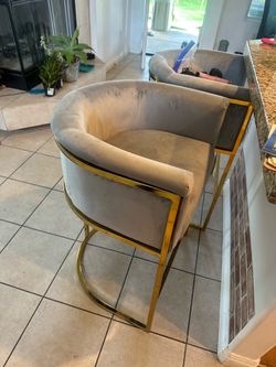 Set of 4 tall chairs