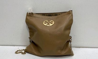 Classic Tory Burch foldover crossbody in a versatile pebbled brown leather.