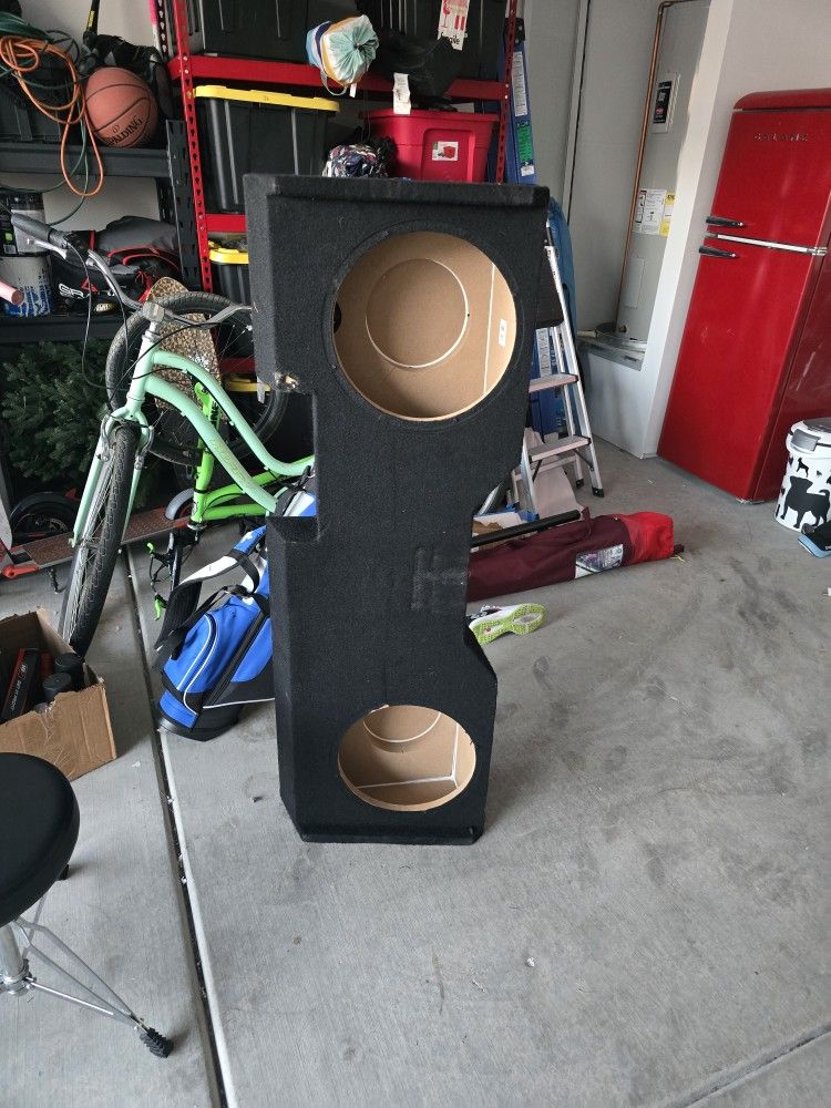 22 GMC 1500 Subwoofer Box
