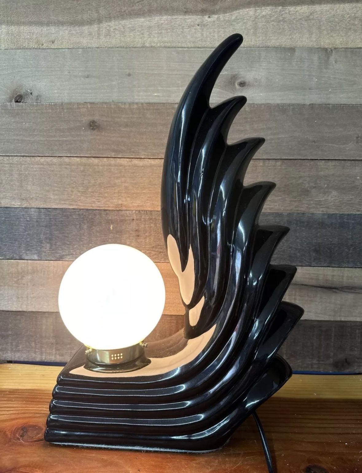 Vintage Art Deck Ceramic Globe Cascading Flame Wing Table Lamp 
