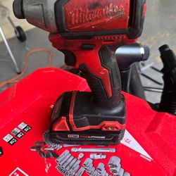 Milwaukee m18 1/4 hex impact driver