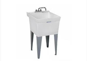 Mustee Utilatub 20 in. W X 24 in. D