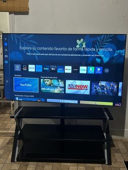 Samsung 70” UHD 4K S-Mart TV Soporte Para TV 3 En 1 Para Televisores de 37”a 70”Capacidad De Peso Del Televisor: 135 LBS (61,2KGS