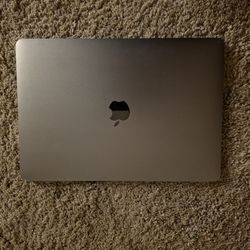 Flash  Deal!!!!!  MacBook Pro $450.  (2017)