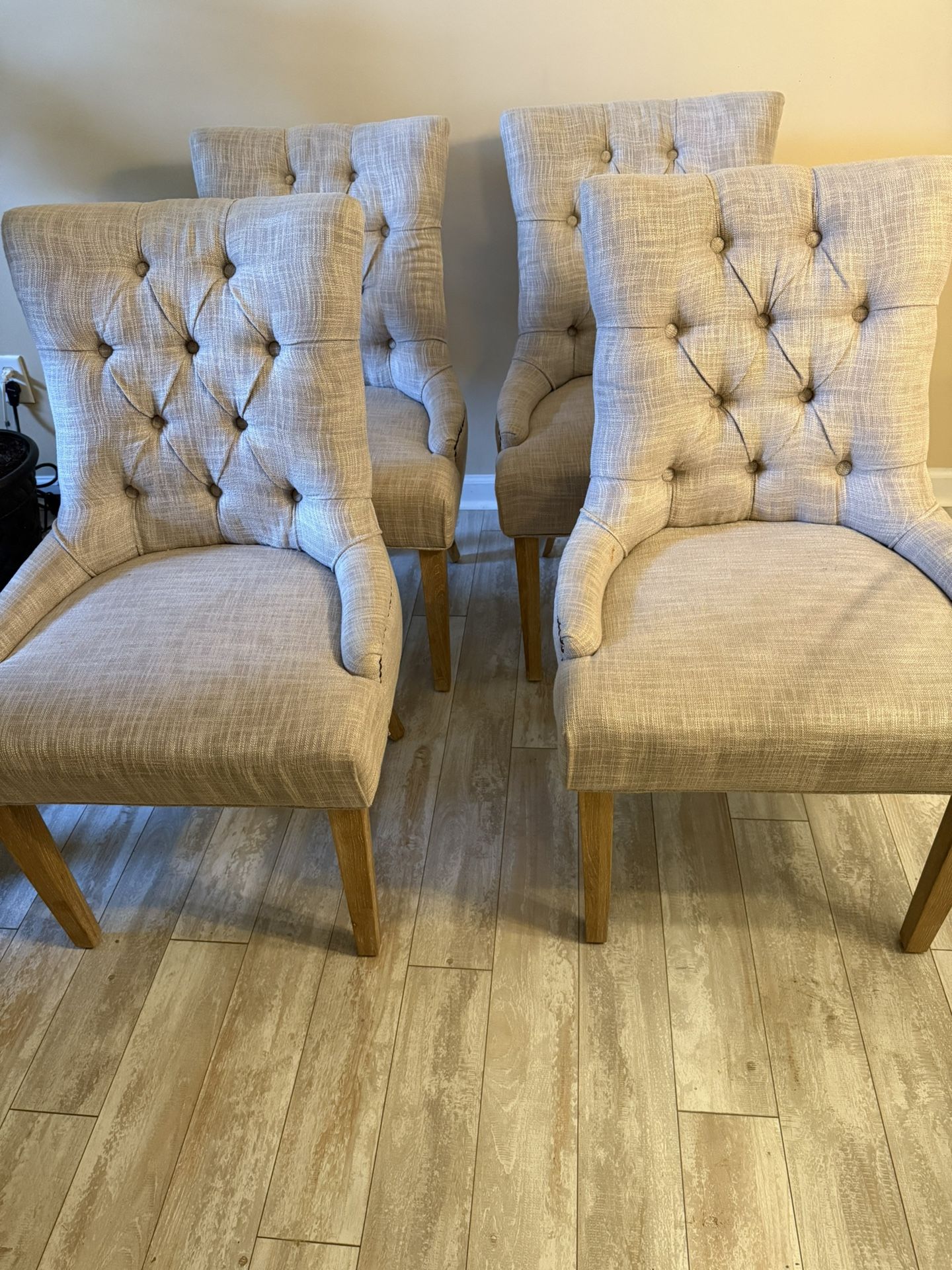 Tufted Dinning Room Chairs 4