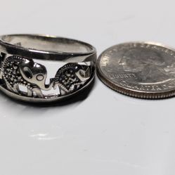 925 Marcasite 3 Elephant Ring, Like New Vintage  