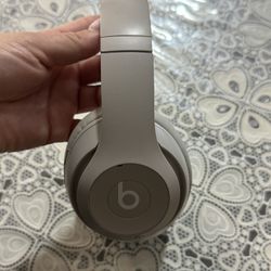 Beats Studio Pro 