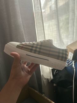 Burberry shoes