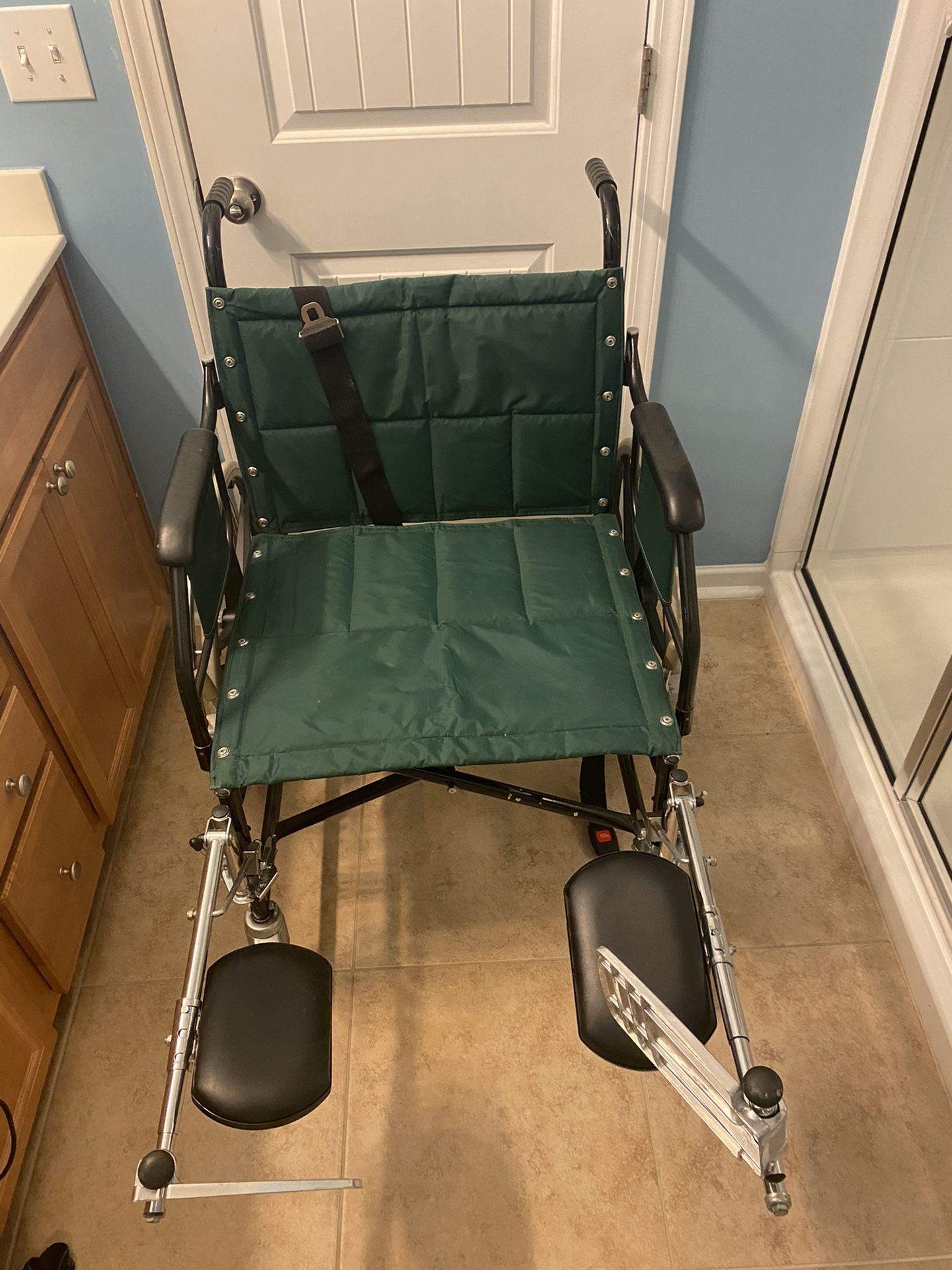 SizeWise Wide Wheel Chair