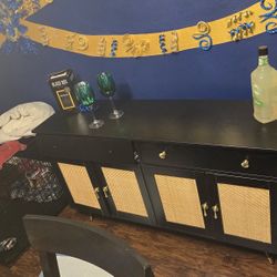 A Hutch 