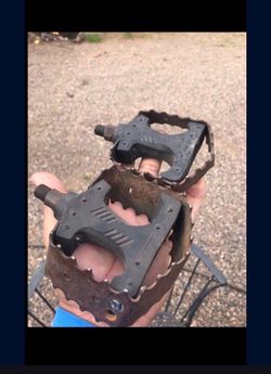 GT Cage Pedals 1/2