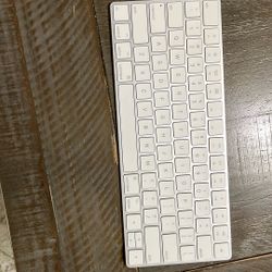 Apple Magic Keyboard 