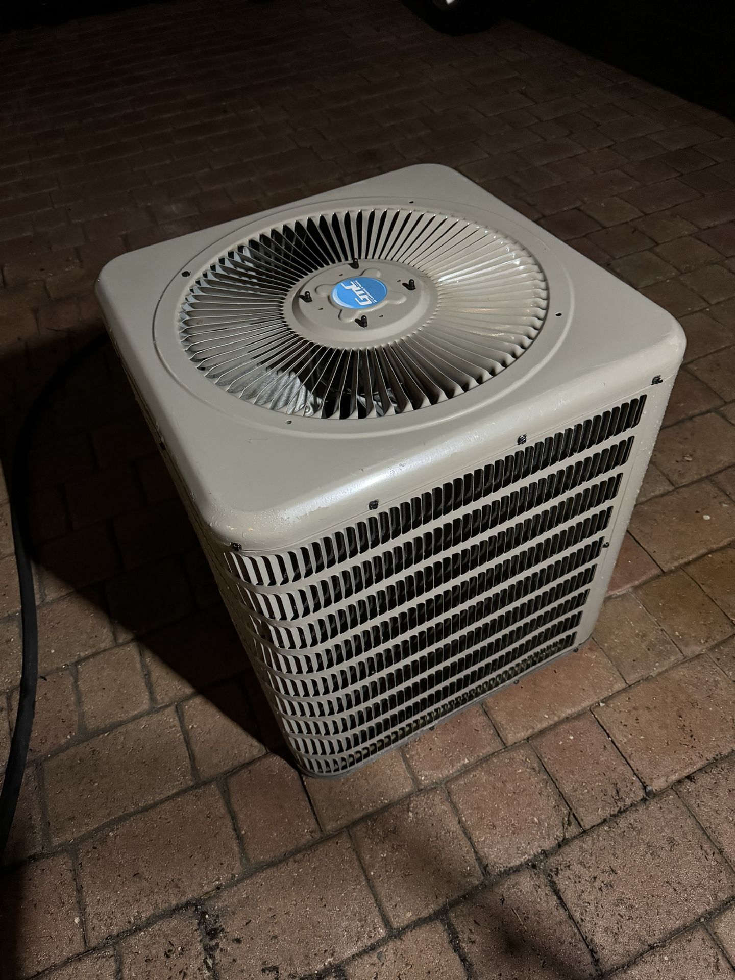 Goodman Condenser VSX130181ED AC Unit for Sale in Miami, FL OfferUp