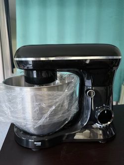 Black Stand Mixer with Stainless Steel Bowl