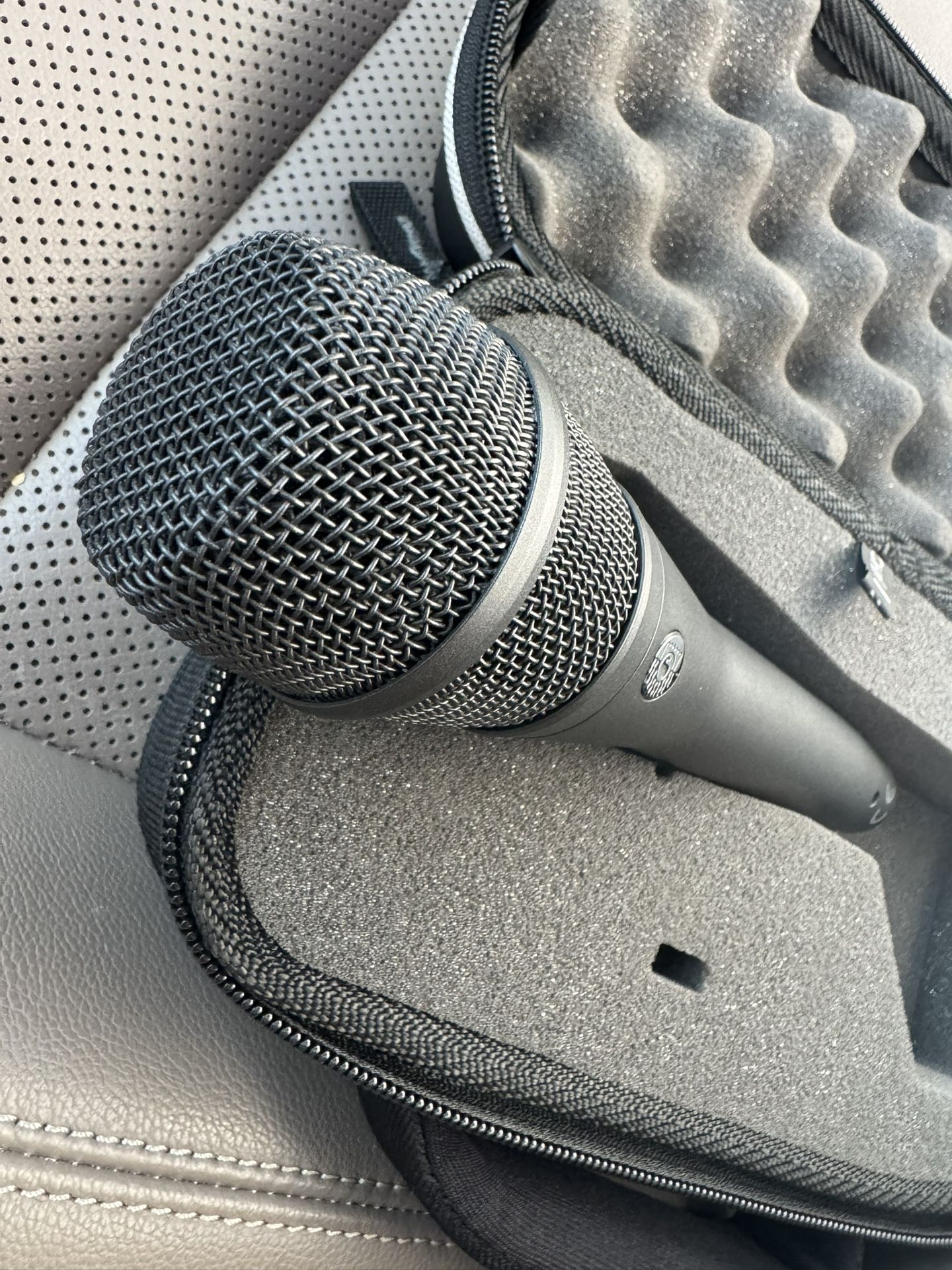 Shure KSM 9 Wired mic