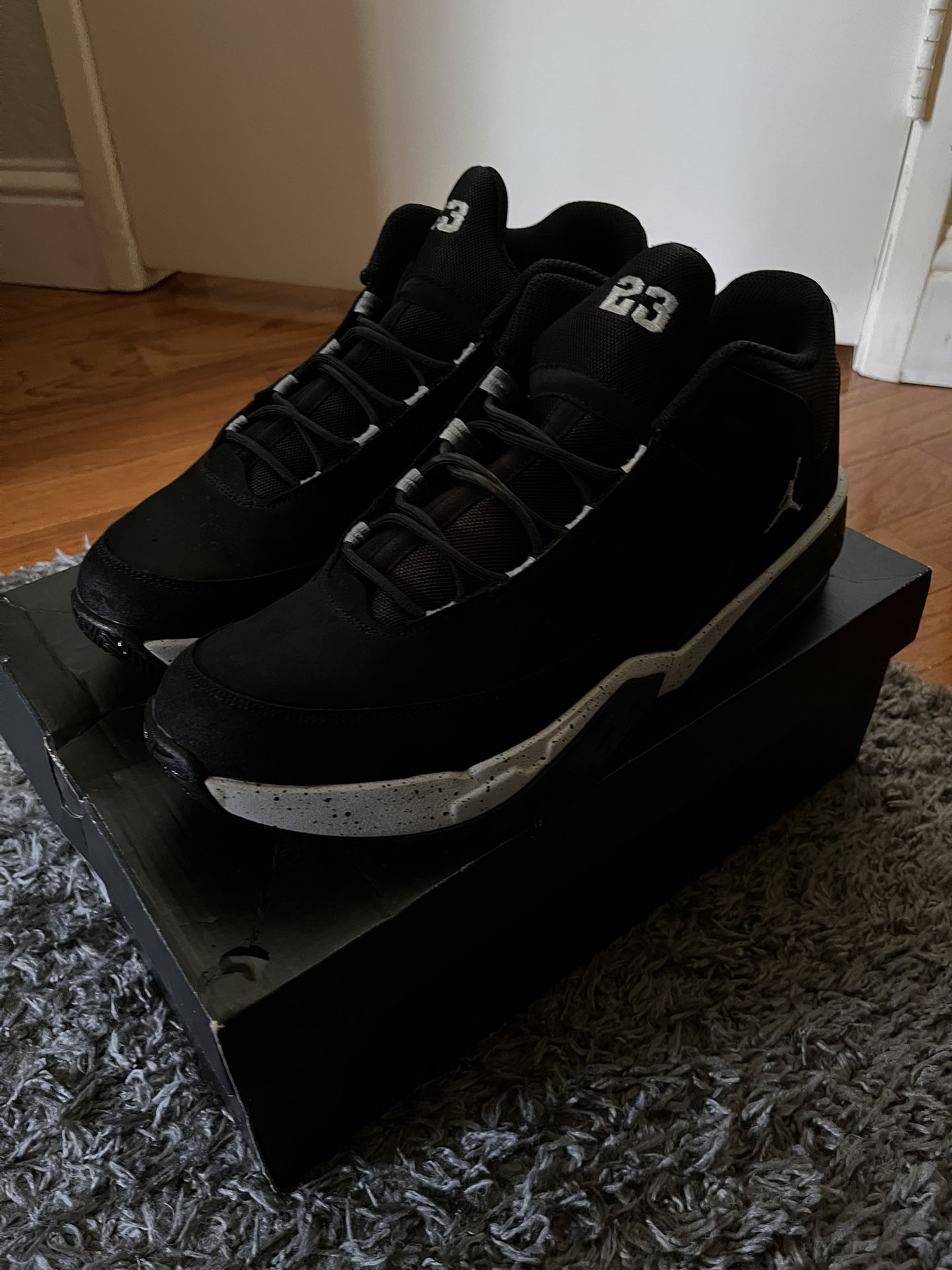 Jordan Max Aura 3 Black Wolf Grey Size 11