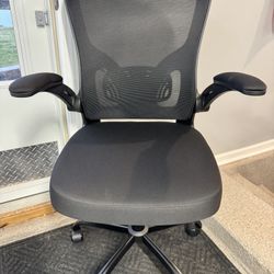 Brand New Black Mesh Back Ergonomic Office Chair w/Flip Up Padded Armrests & Adjustable Lumbar 