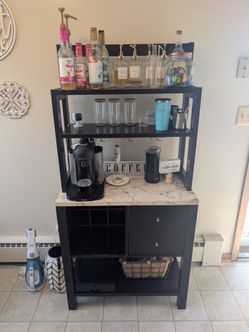 Serving bar cart