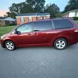 2012 Toyota Sienna