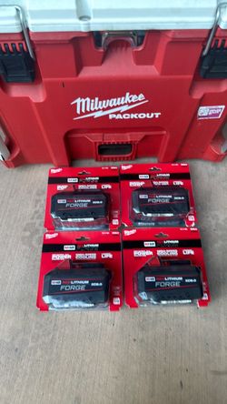 Milwaukee m18 red lithium forge xc8.0 ah (NEW)