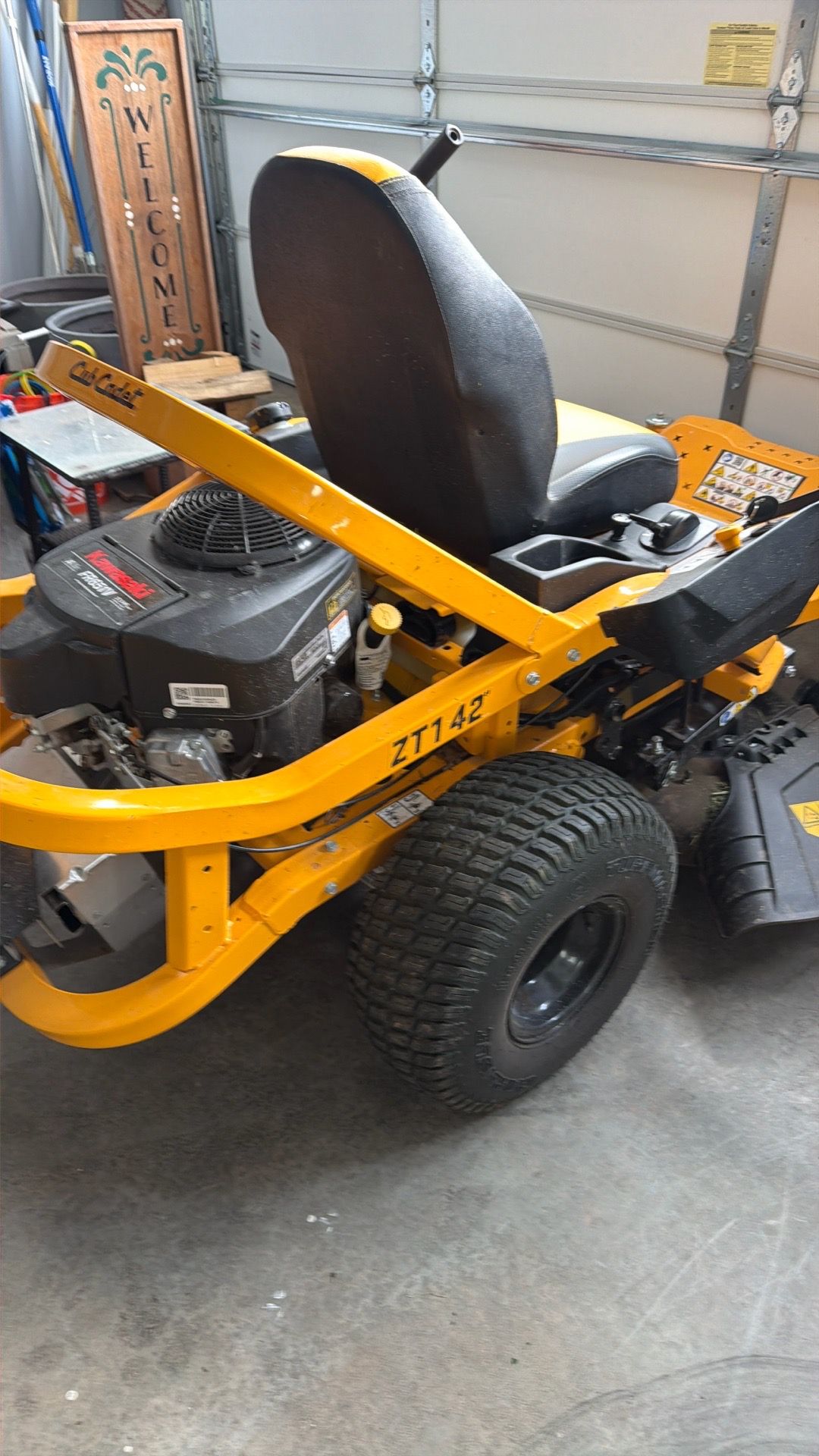 Cub cadet zero turn mower