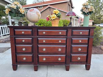 Solid Wood 12 Drawer Dresser Chest of Drawers Furniture Great Condition