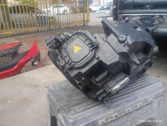 2019  AUDI Q5 HEAD LIGHT