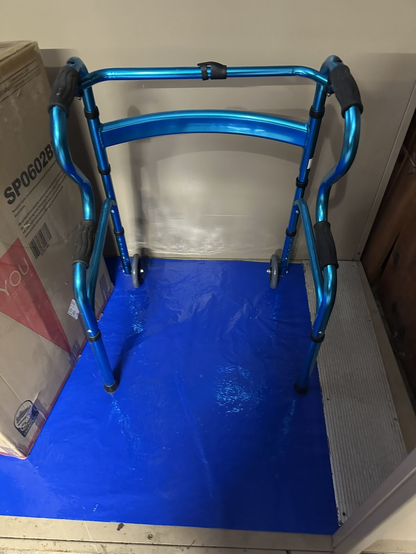 Goplus 3-in-1 Stand-Assist Folding Walker with