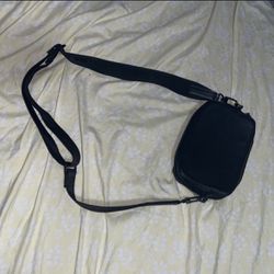 louis shoulder bag small black