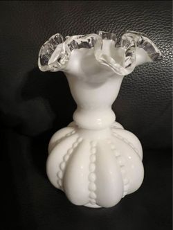 Preowned (1950’s?) Vintage white milk glass Fenton silvercrest ruffled edge and beaded melon design/pattern vase
