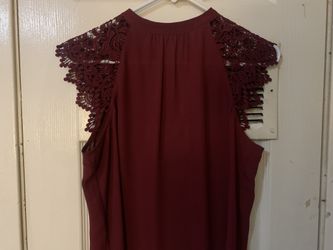 Woman’s Small Express Lace bell sleeve top