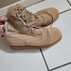 Mens Size 10 Military Boots. They're In Great Condition. 