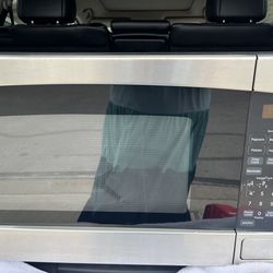 GE 2.0 Cu. Ft. Cap  Countertop Microwave Ove