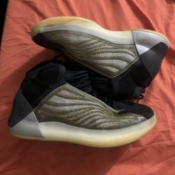 Adidas Yeezy Size 10 $30