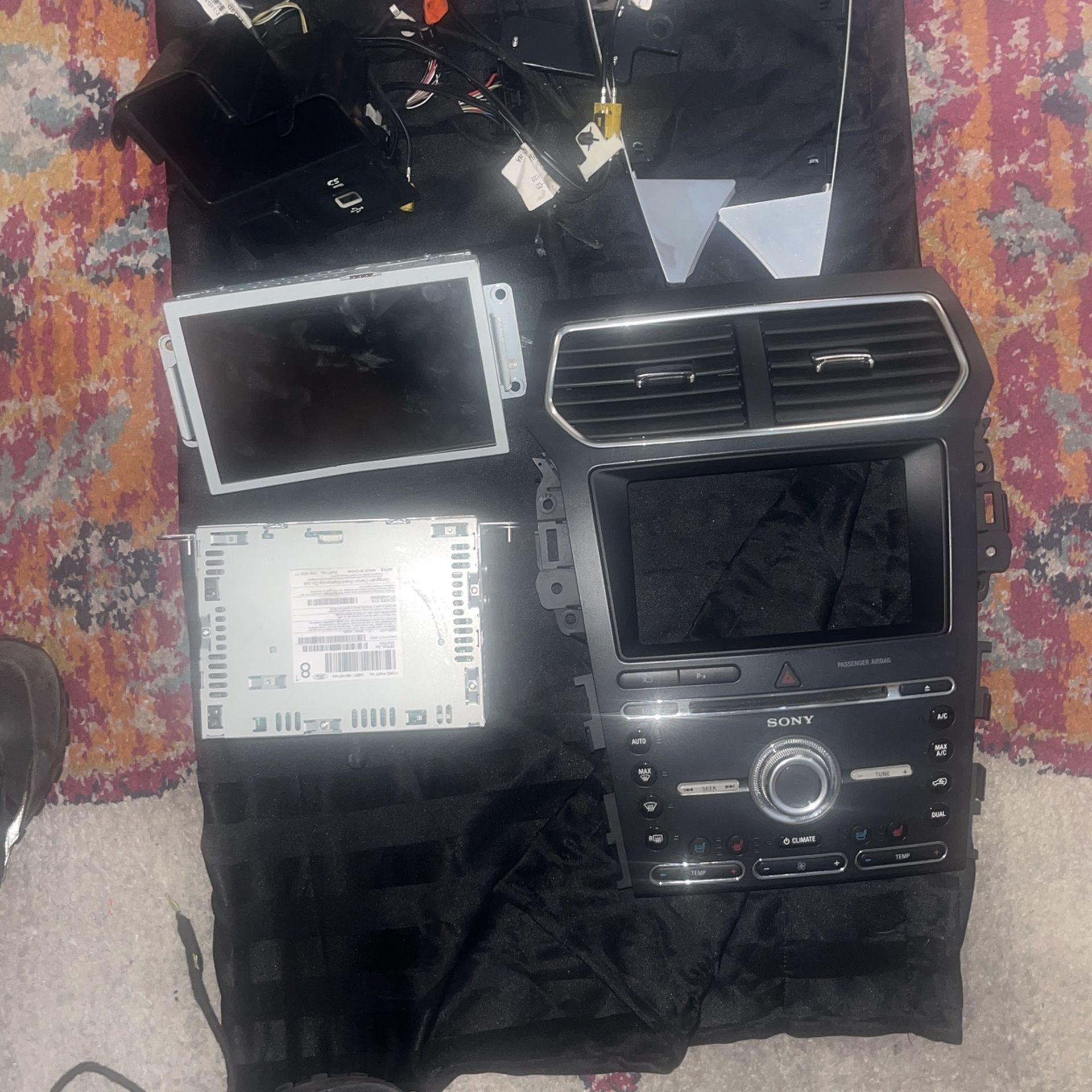 Ford  Oem Radio W/sync And Climate Controls