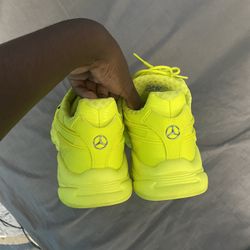 Neon green Puma RX(worn Once) Size 10 Men