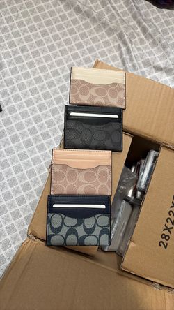 Wallets in different colors